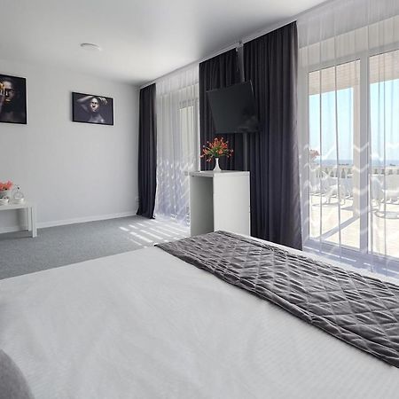 Panorama Briz Hotell Karolino-Buhaz Exteriör bild